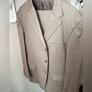 Men’s 46R suit